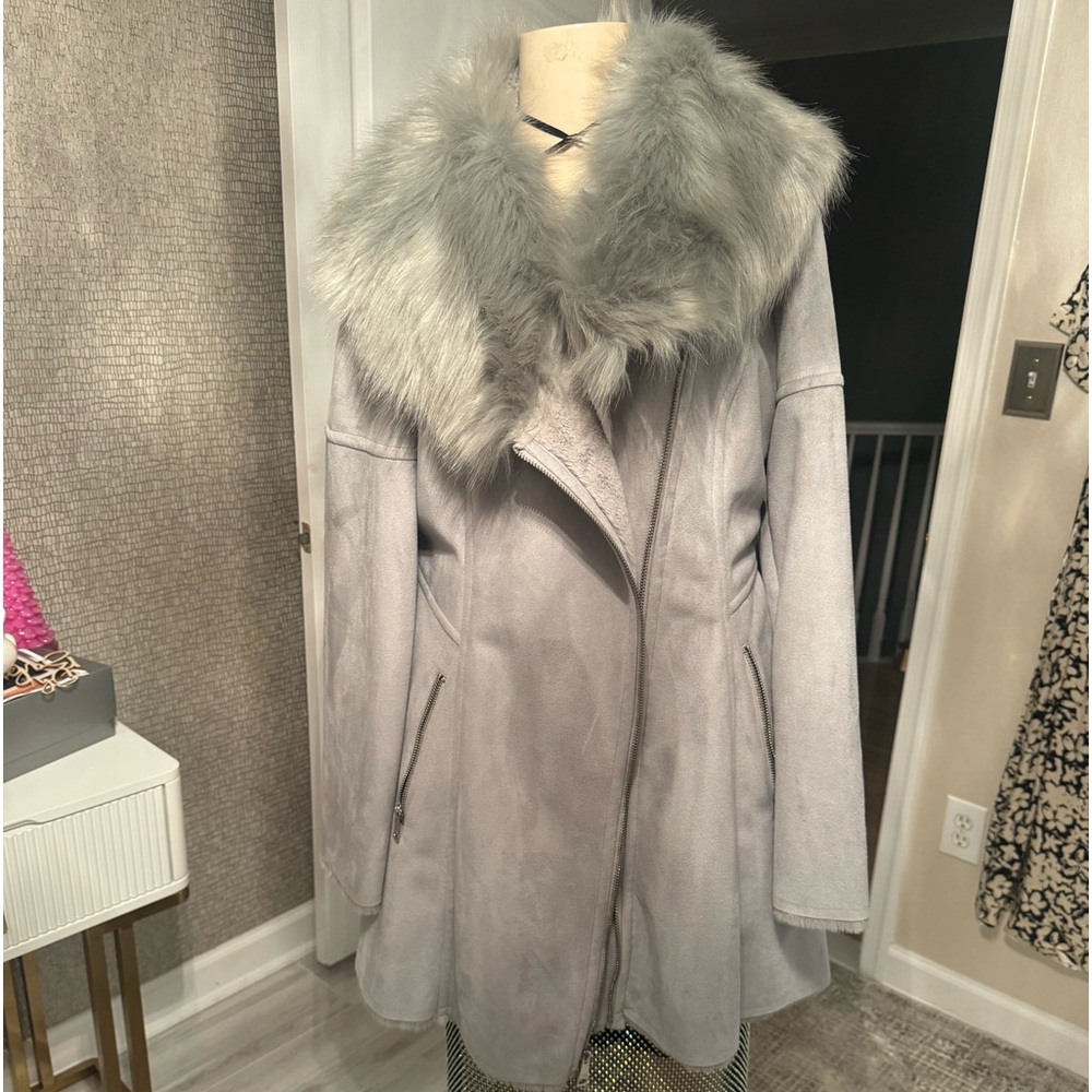 Women’s faux suede jacket with faux fur collar